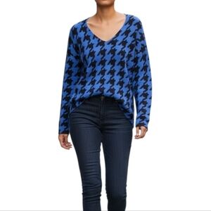 Luxe by Designers Originals Blue/Black Houndstooth V Neck Lightweight Sweater, M